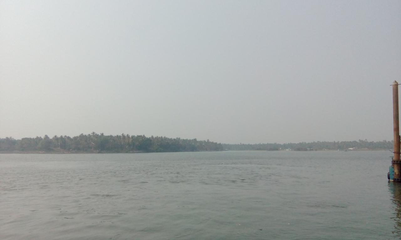 Muziris Harbour View Hotel Kochi Exterior foto